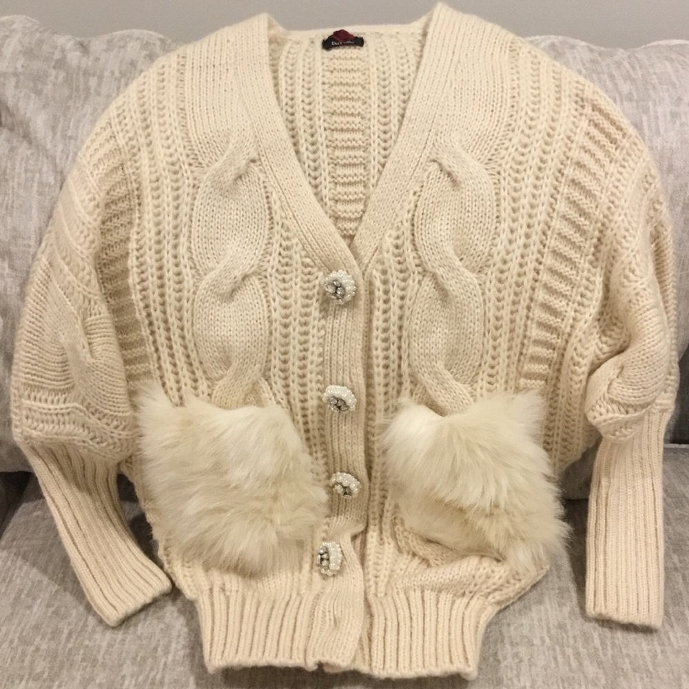 ✨ Cream Beige Fur Pocket Pearl Button Cardigan Sweater